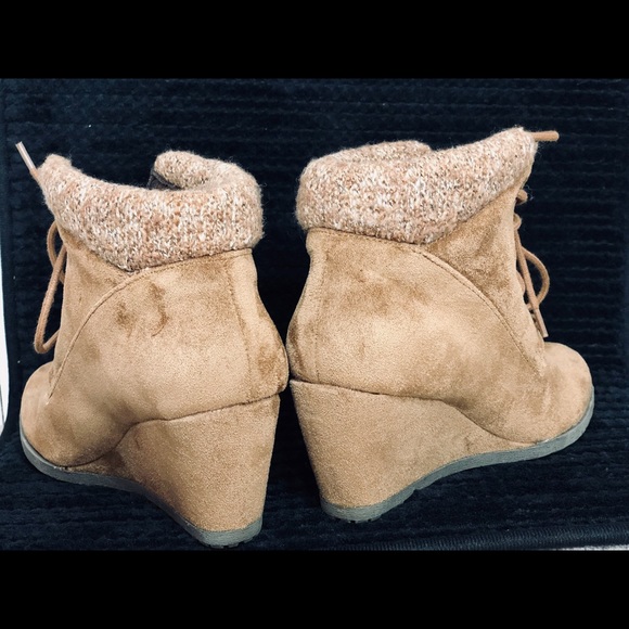 Tan booties - Picture 3 of 3